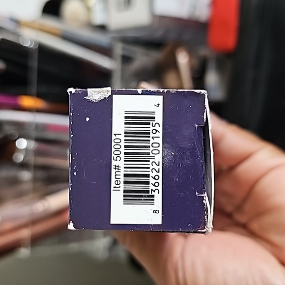 Kevyn Aucoin Large Blush and Powder Brush - Picture 4 of 4